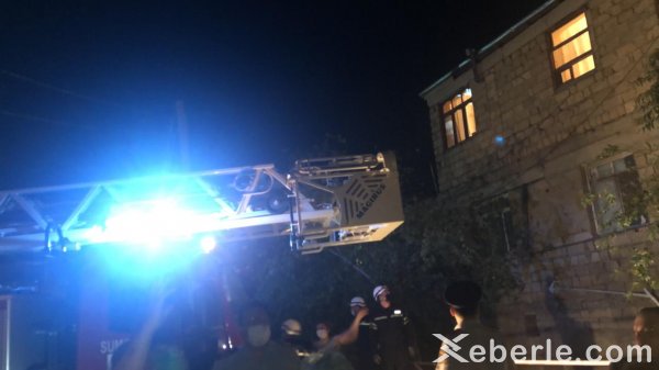 Sumqayıtda binada uçqun: yaralı var, 5 nəfər xilas edilib -FOTO