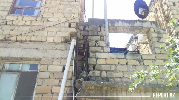 Sumqayıtda uçqun baş verən binada məskunlaşan 5 ailə köçürülür - FOTO