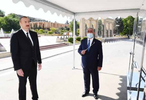 Prezident yerüstü piyada keçidinin açılışında - FOTOLAR