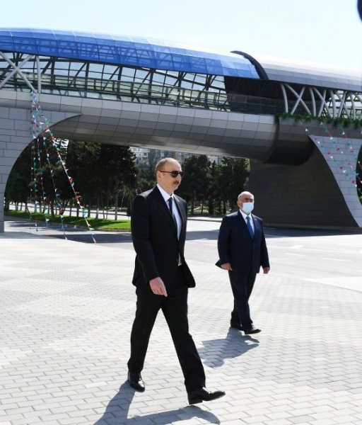 Prezident yerüstü piyada keçidinin açılışında - FOTOLAR