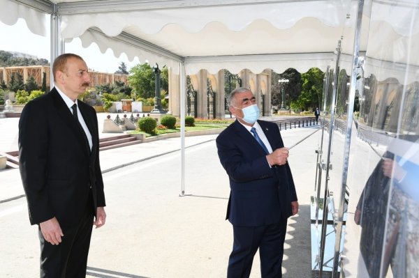 Prezident yerüstü piyada keçidinin açılışında - FOTOLAR