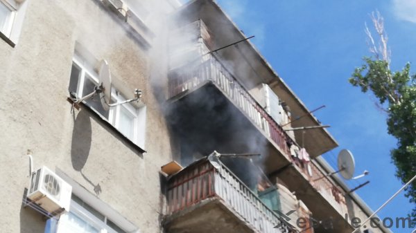 Sumqayıtda yataqxanada yanğın: 4 nəfər xilas edildi, zəhərlənən var - VİDEO (FOTO) Sumqayıtda yataqxanada yanğın: 4 nəfər xilas edildi, zəhərlənən var - VİDEO (FOTO)