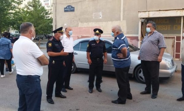 Sumqayıtda mobil qruplar küçələrdə sakinlərin hərarətini yoxlayırlar - FOTOLAR