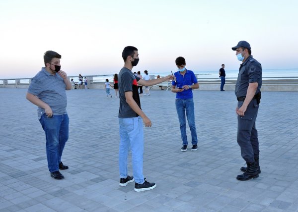 Sumqayıtda mobil qruplar tərəfindən reydlər davam edir – FOTOLAR