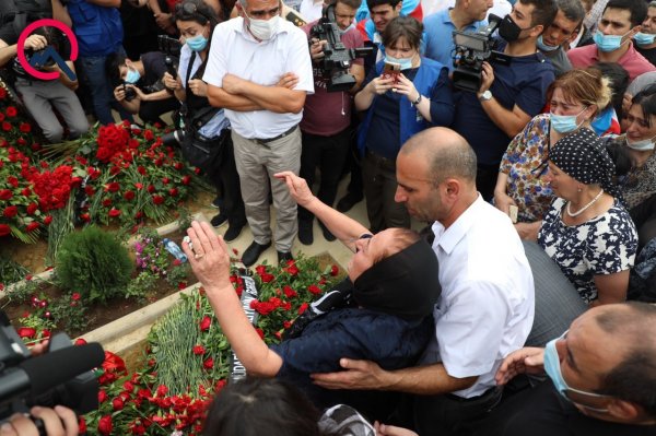 Şəhid generalın son mənzili... -Fotolar