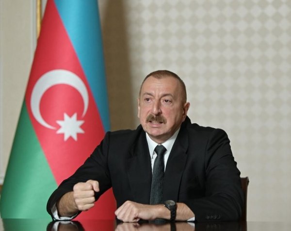 İlham Əliyevin sədrliyi ilə iclas keçirildi - FOTOLAR