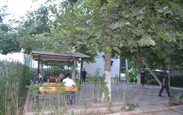 Karantində işləyən daha bir kafe aşkarlandı - Foto