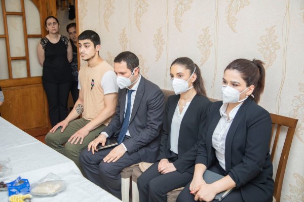 Mehriban Əliyeva 12 şəhid hərbçi ilə bağlı Heydər Əliyev Fonduna tapşırıq verdi - FOTO