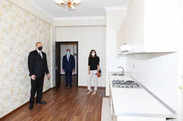 Prezident və xanımı şəhid ailələrinə mənzil verilməsi mərasimində - Fotolar