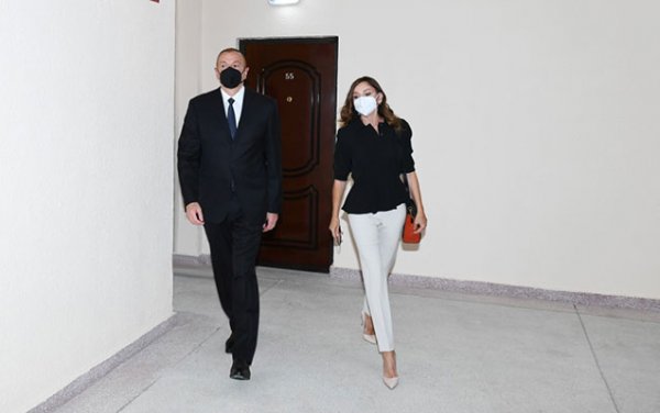 Prezident və xanımı şəhid ailələrinə mənzil verilməsi mərasimində - Fotolar