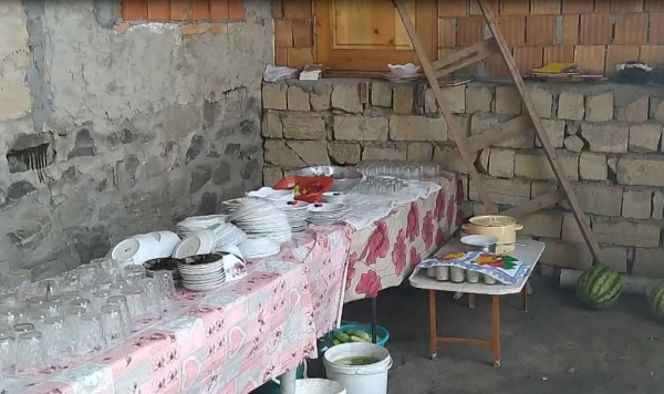 Karantini pozaraq 20 nəfərlik məclis təşkil etdi -FOTO