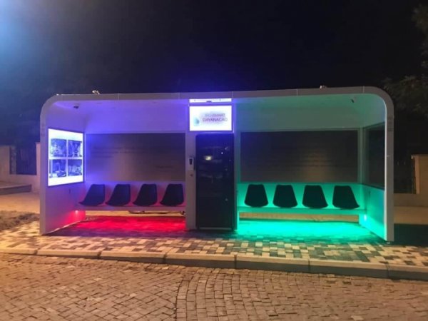 Azərbaycanda ilk: Bio smart dayanacaq, pulsuz wifi və mini bar - FOTOLAR