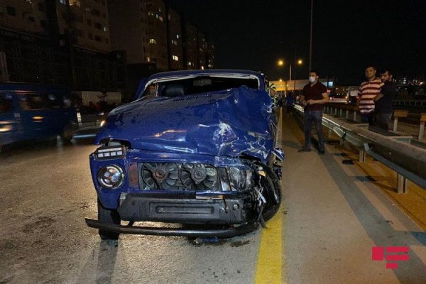 Sumqayıt yolunda üç avtomobil toqquşdu, xəsarət alanlar var - FOTO