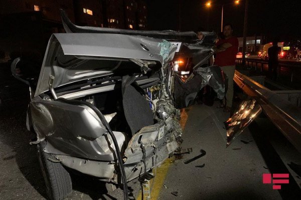 Sumqayıt yolunda üç avtomobil toqquşdu, xəsarət alanlar var - FOTO