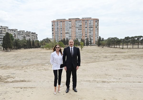 Prezident yeni parkda görüləcək işlərlə tanış oldu - Fotolar