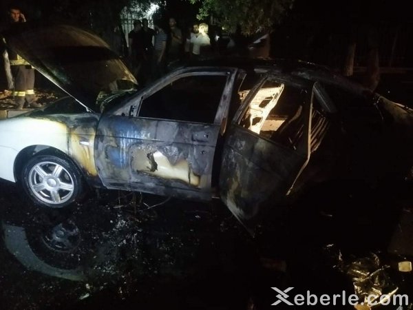 Sumqayıda minik maşını yanaraq partlayıb - VİDEO (FOTO)