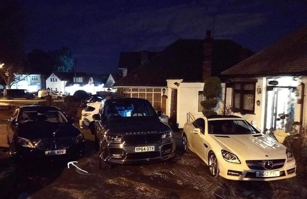 Rafiq Aslanovun oğlunun gözqamaşdıran avtomobil kolleksiyası – FOTO