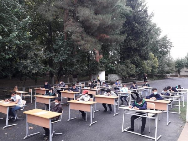 Azərbaycanda ilk dəfə - Açıq havada imtahan Azərbaycanda ilk dəfə - Açıq havada imtahan