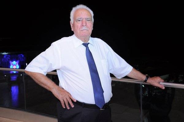 Sumqayıtın 85 yaşlı Əvəz Mahmudu... Sumqayıtın 85 yaşlı Əvəz Mahmudu...