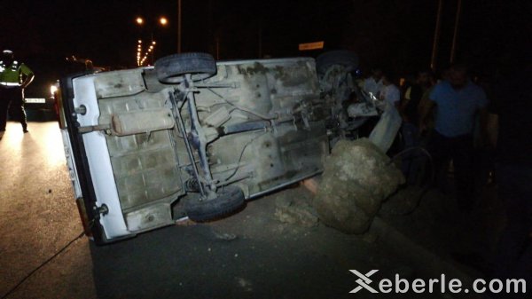 Sumqayıtda avtomobil yoldan çıxaraq aşdı - FOTO
