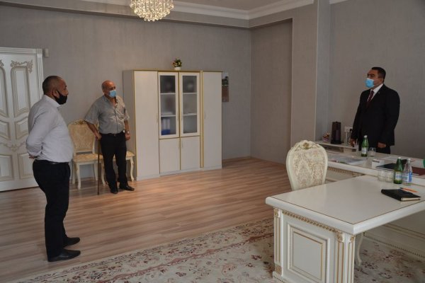 Müşfiq Məmmədli Sumqayıtda seçicilərin problemini dinlədi, bir neçə məsələ yerindəcə həllini tapdı - FOTOLAR Müşfiq Məmmədli Sumqayıtda seçicilərin problemini dinlədi, bir neçə məsələ yerindəcə həllini tapdı - FOTOLAR