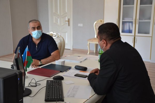 Müşfiq Məmmədli Sumqayıtda seçicilərin problemini dinlədi, bir neçə məsələ yerindəcə həllini tapdı - FOTOLAR Müşfiq Məmmədli Sumqayıtda seçicilərin problemini dinlədi, bir neçə məsələ yerindəcə həllini tapdı - FOTOLAR