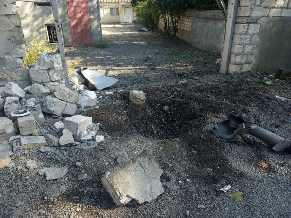 Ermənilərin Tərtərdə toplarla dağıtdığı evlər - FOTOLAR