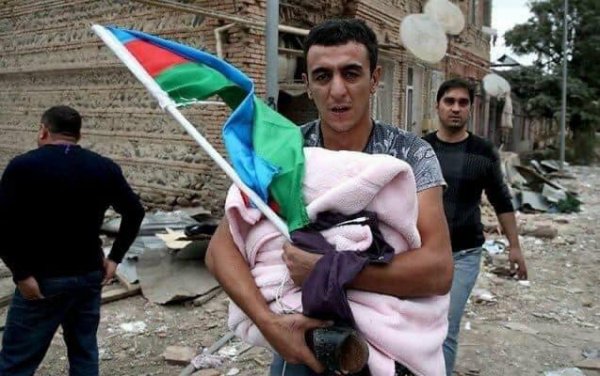 Gəncədə evə mərmi düşdü: 10 aylıq körpə yaralandı