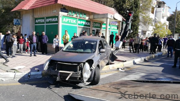Sumqayıtda yük maşını minik avtomobili ilə toqquşdu - VİDEO (FOTO)