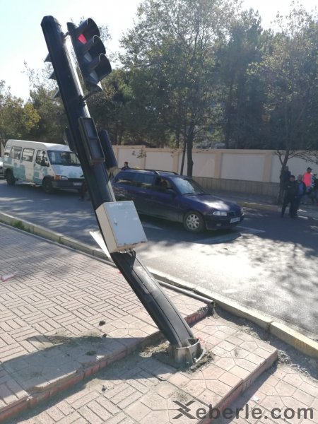 Sumqayıtda yük maşını minik avtomobili ilə toqquşdu - VİDEO (FOTO)