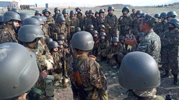 Ermənistan Azərbaycan əsgərlərinin üstünə ilk qadın tağımını göndərir - FOTO 