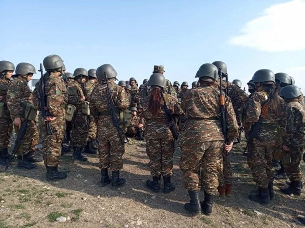 Ermənistan Azərbaycan əsgərlərinin üstünə ilk qadın tağımını göndərir - FOTO 