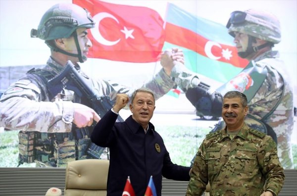 Hulusi Akar sevincini Zakir Həsənovla belə bölüşdü - Fotolar