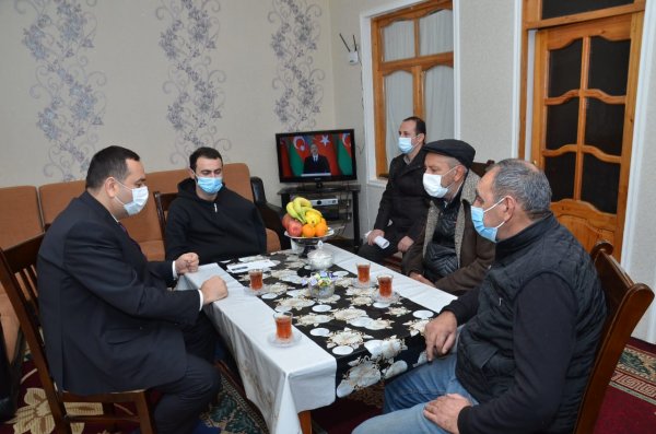 Sumqayıtda qazilərlə bağlı işçi qrup yaradılıb, ailələr ziyarət olunur - FOTOLAR Sumqayıtda qazilərlə bağlı işçi qrup yaradılıb, ailələr ziyarət olunur - FOTOLAR