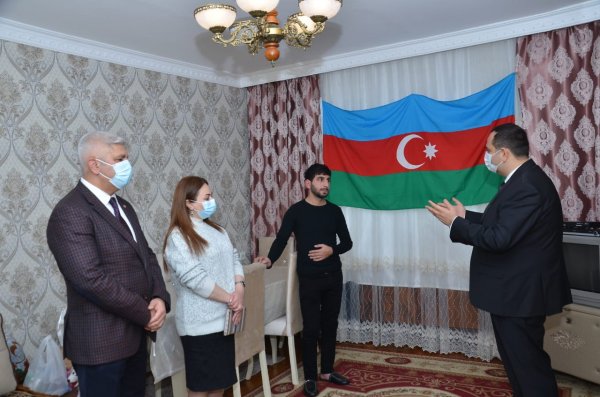 Sumqayıtda qazilərlə bağlı işçi qrup yaradılıb, ailələr ziyarət olunur - FOTOLAR Sumqayıtda qazilərlə bağlı işçi qrup yaradılıb, ailələr ziyarət olunur - FOTOLAR