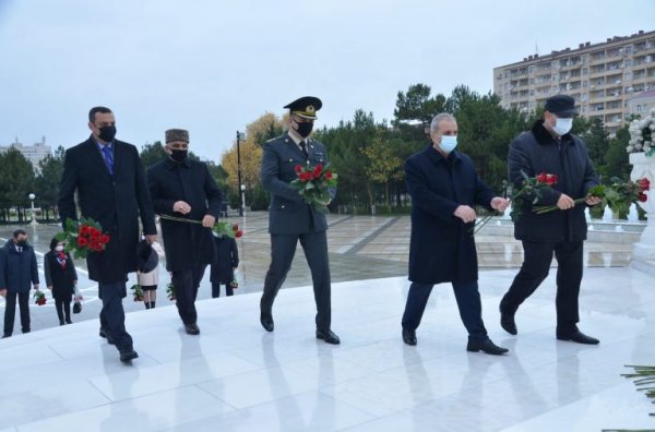 Ümummilli lider Heydər Əliyev Sumqayıtda anıldı – FOTOLAR