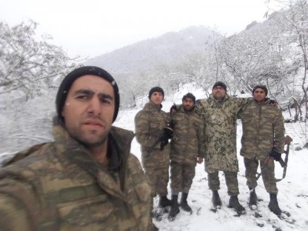 Laçında “at oynadan” “Sumqayıt uşağı” (FOTOLAR)