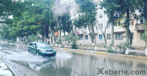 Sumqayıtda yeni turizm istiqaməti - qayıq və katamaranla küçələrdə səyahət (FOTOSESSİYA)