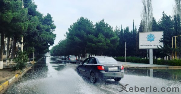 Sumqayıtda yeni turizm istiqaməti - qayıq və katamaranla küçələrdə səyahət (FOTOSESSİYA)