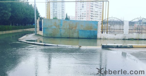 Sumqayıtda yeni turizm istiqaməti - qayıq və katamaranla küçələrdə səyahət (FOTOSESSİYA)