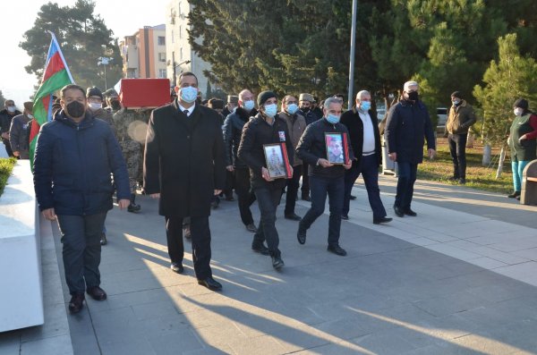 Sumqayıtda şəhid kapitan Anar Heydərov dəfn edilib - FOTO
