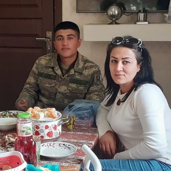 Sumqayıt qəhrəmanlarını tanımalıdır: anası ilə danışıb şəhid olan Nicat – VİDEO (FOTOLAR) Sumqayıt qəhrəmanlarını tanımalıdır: anası ilə danışıb şəhid olan Nicat – VİDEO (FOTOLAR)