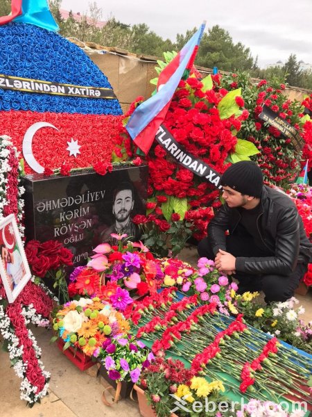 Sumqayıt qəhrəmanları tanımalıdır: Suqovuşanda şəhadətə yüksələn Kərim – VİDEO (FOTOLAR) Sumqayıt qəhrəmanları tanımalıdır: Suqovuşanda şəhadətə yüksələn Kərim – VİDEO (FOTOLAR)