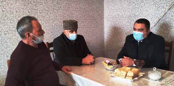 Deputat Müşfiq Məmmədli Xızıda şəhid və qazi ailələrini ziyarət edib - FOTOLAR