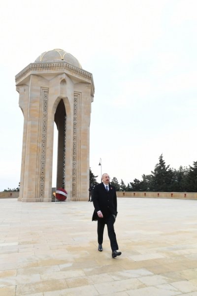 Prezidentlə xanımı Şəhidlər xiyabanını ziyarət etdilər - Fotolar