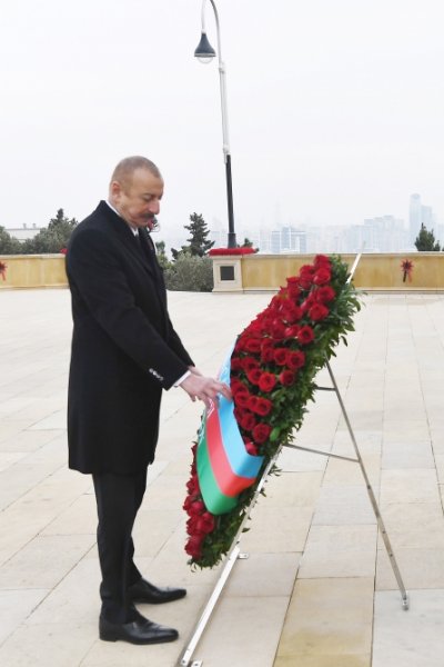 Prezidentlə xanımı Şəhidlər xiyabanını ziyarət etdilər - Fotolar