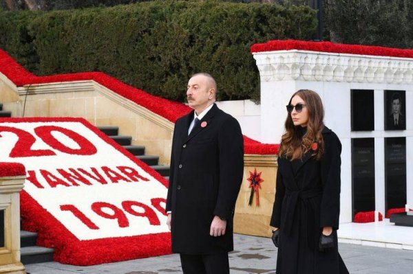 Prezidentlə xanımı Şəhidlər xiyabanını ziyarət etdilər - Fotolar