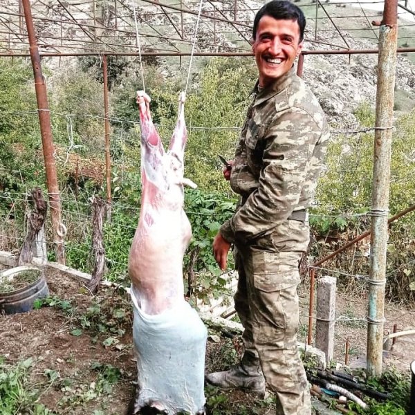 Sumqayıt qəhrəmanlarını tanımalıdır: qələbəyə saatlar qalmış şəhid olan Rəhman Məmmədov - VİDEO (FOTO) Sumqayıt qəhrəmanlarını tanımalıdır: qələbəyə saatlar qalmış şəhid olan Rəhman Məmmədov - VİDEO (FOTO)