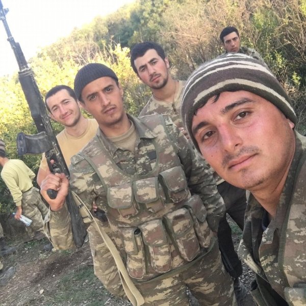 Sumqayıt qəhrəmanlarını tanımalıdır: qələbəyə saatlar qalmış şəhid olan Rəhman Məmmədov - VİDEO (FOTO) Sumqayıt qəhrəmanlarını tanımalıdır: qələbəyə saatlar qalmış şəhid olan Rəhman Məmmədov - VİDEO (FOTO)