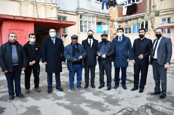 Deputatlar Sumqayıtda şəhid məzunların ailələri ilə görüşdülər, məzarlarını ziyarət etdilər - FOTOLAR
